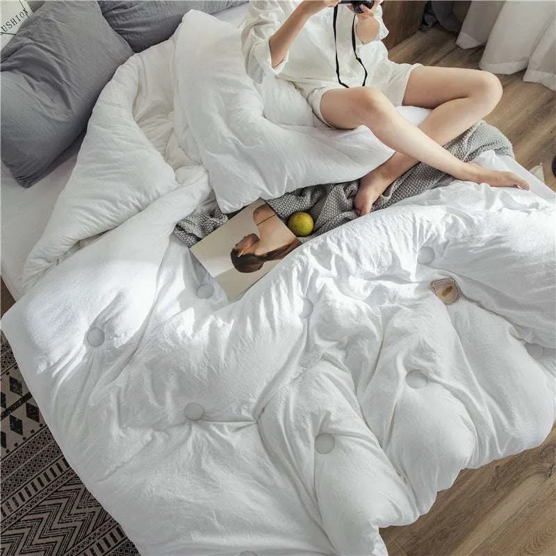 Luxury Bamboo Quilt - All-Season Comfort and Style