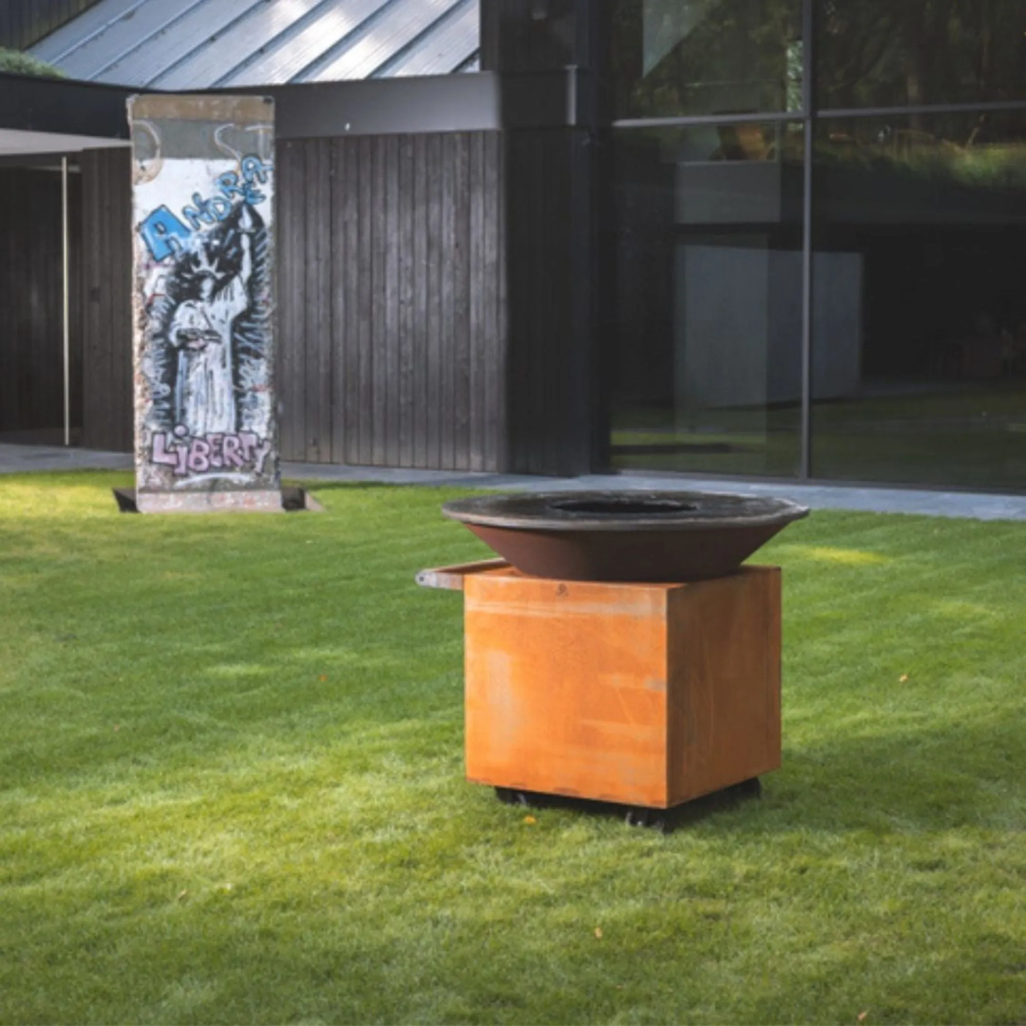 OFYR OC-120-PRO  Classic Corten 120 PRO  Freestanding Open Fire Grill